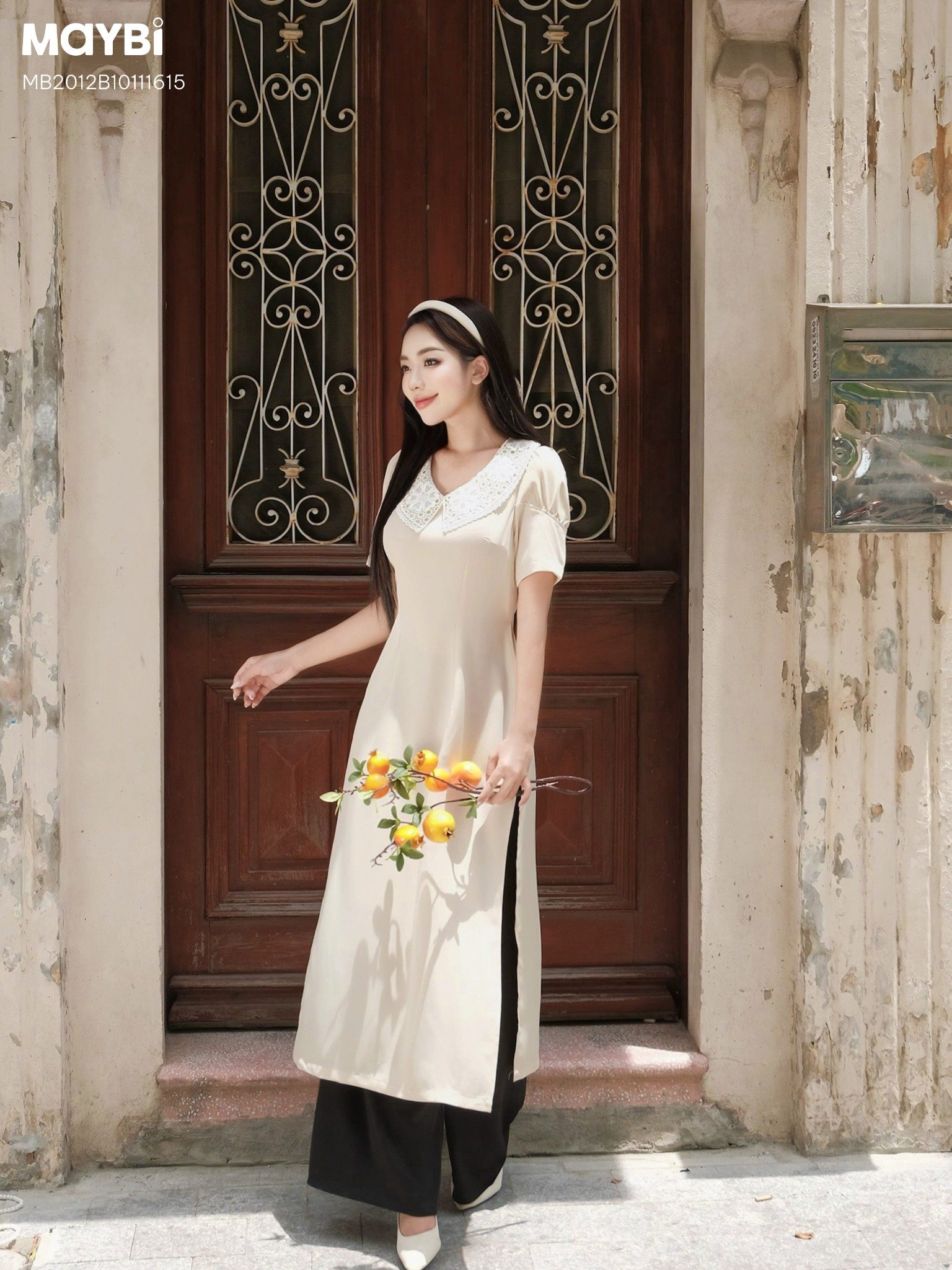 Áo dài ôm lụa trắng phối cổ ren trắng