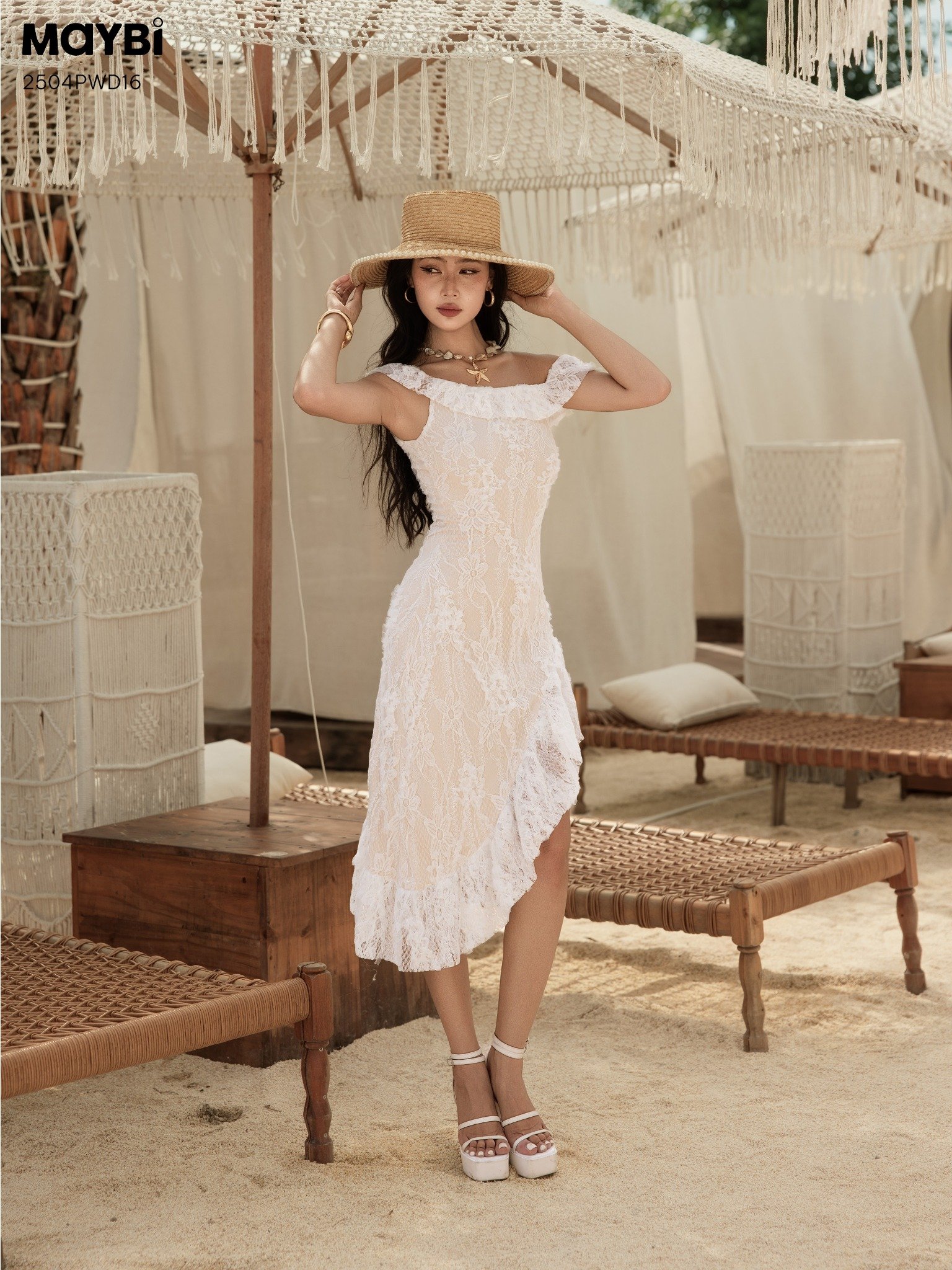 Đầm ôm ren hoa nổi lệch vai tà xéo dáng midi