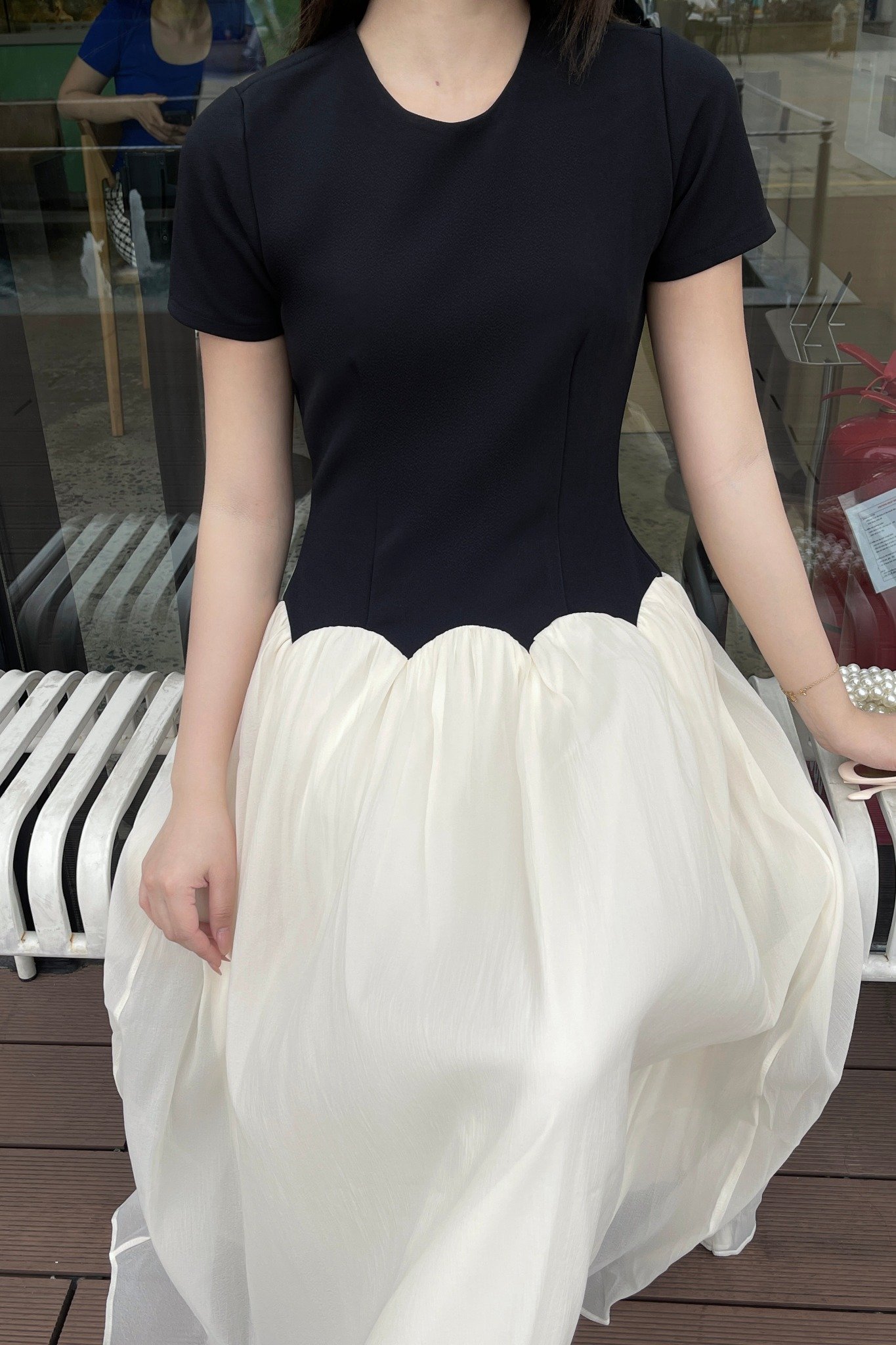 Đầm thun ôm đen tay ngắn tùng xòe dáng maxi