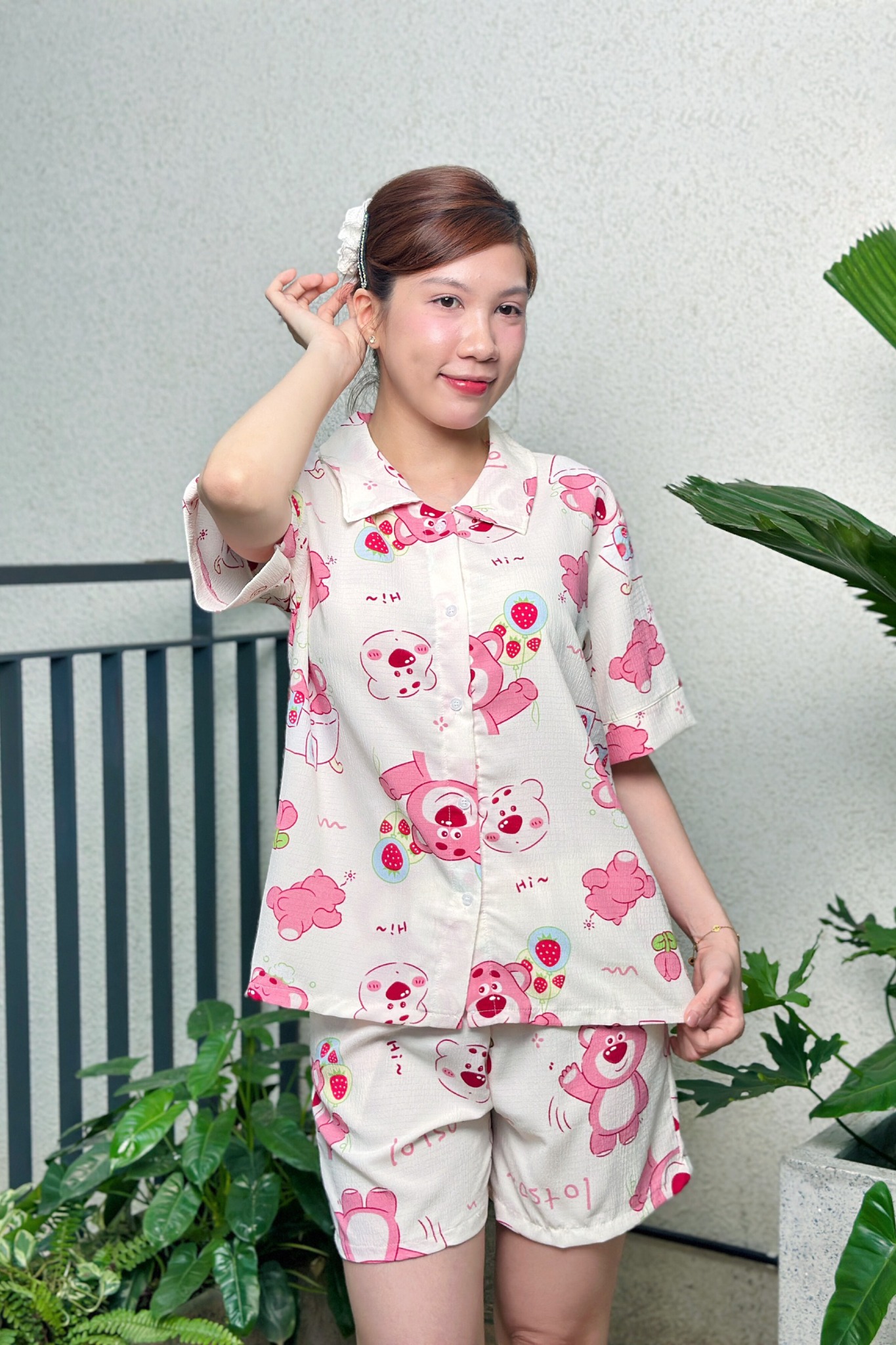 Bộ pyjama ngắn suông ngắn tay cotton họa tiết gấu dâu losta
