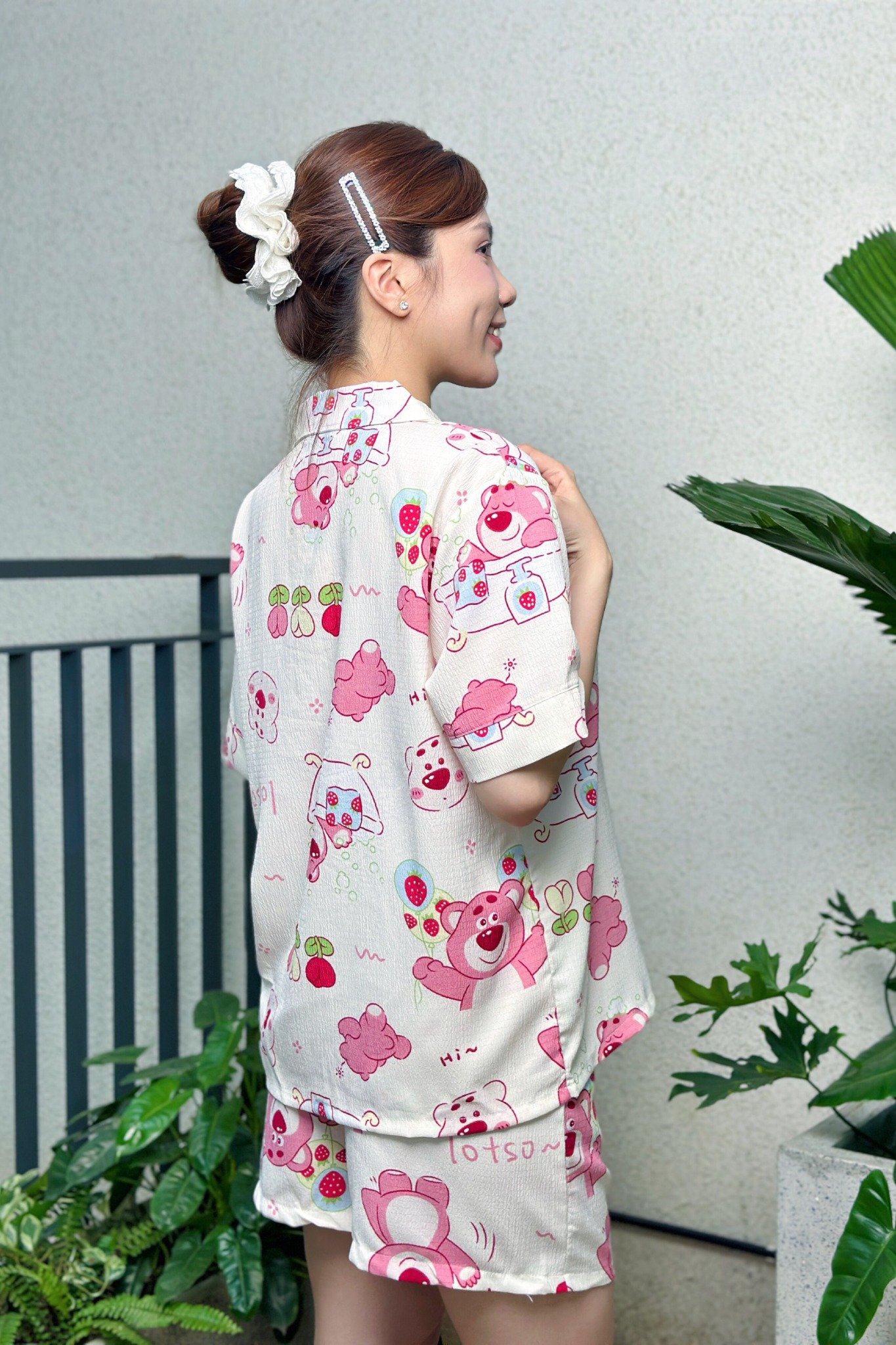 Bộ pyjama ngắn suông ngắn tay cotton in hình gấu dâu