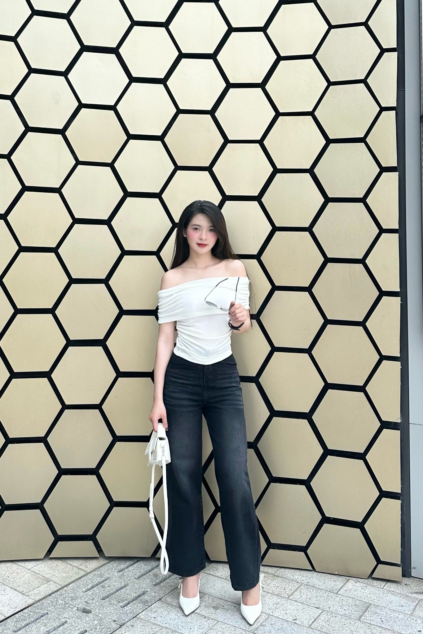 Quần jean ống suông wash đen khói bạc