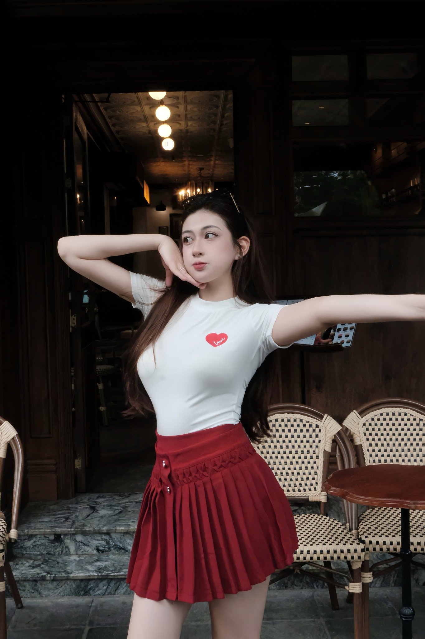 Set áo thun ôm tay ngắn phối chân váy xòe xếp ly dáng mini