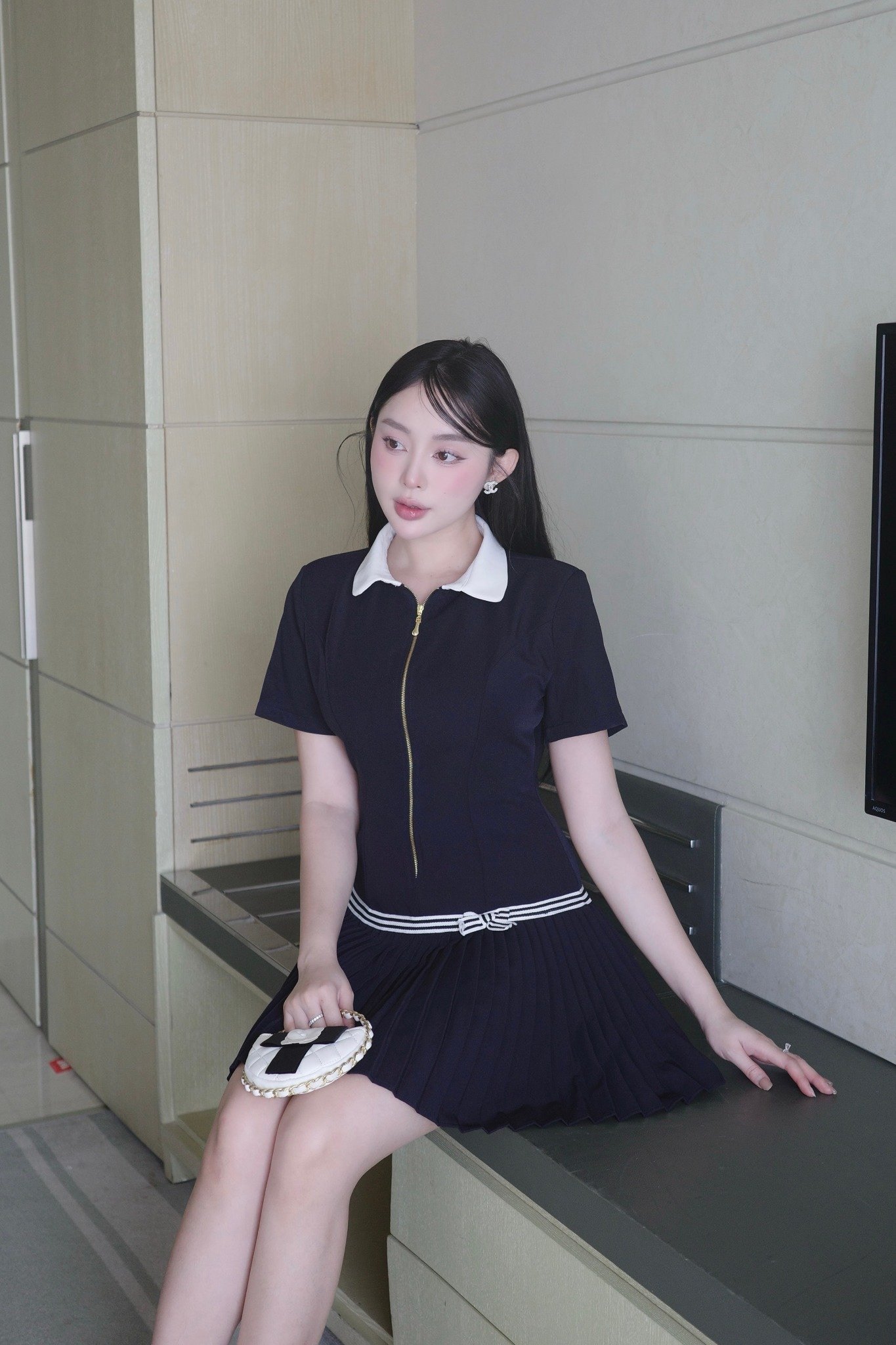 Đầm ôm tùng xòe xếp ly tay ngắn dáng mini