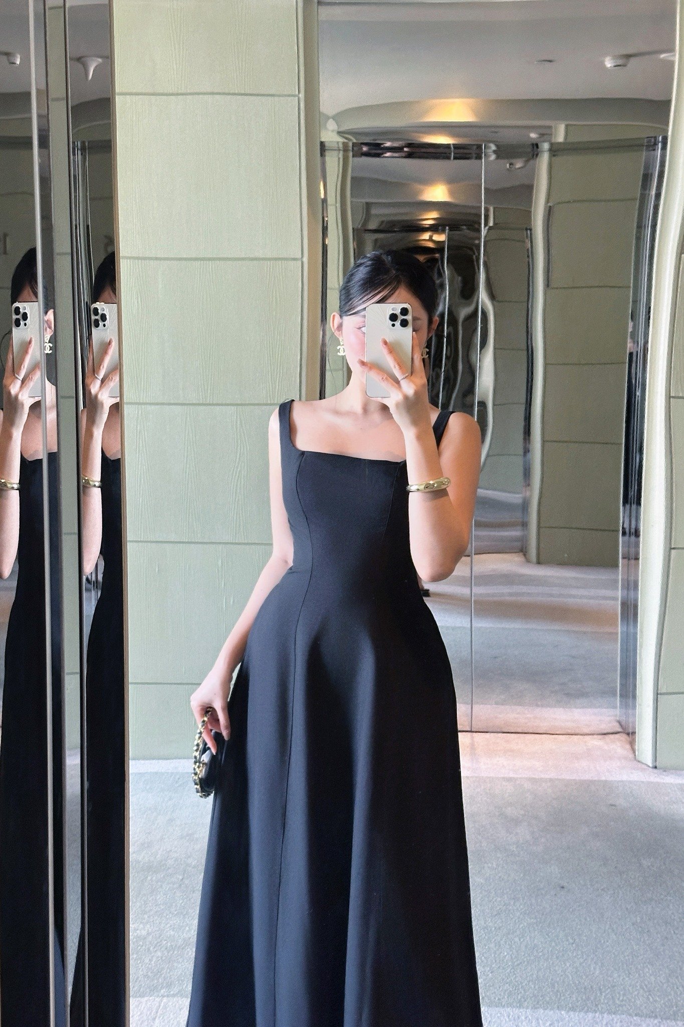 Đầm xòe cổ U dây bản dáng maxi đen