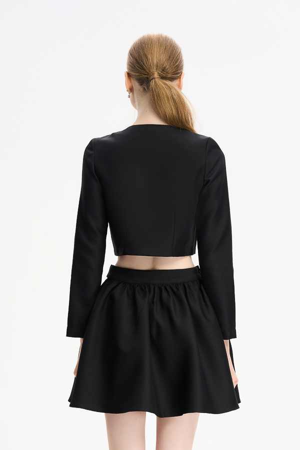 Áo suông pho xéo phối cổ bèo trắng