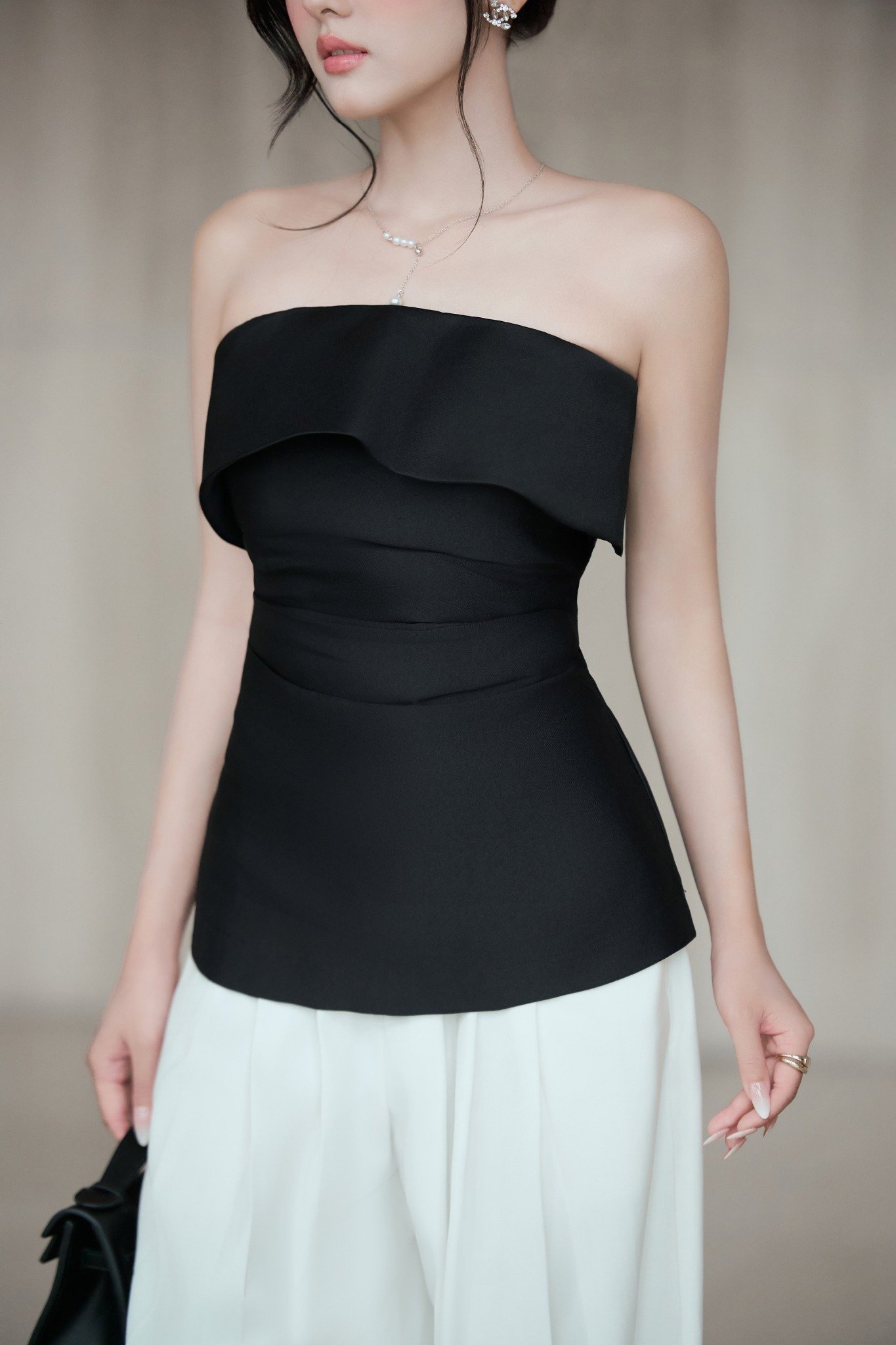 Áo cúp ngực form ôm tafta fine eo xếp ly