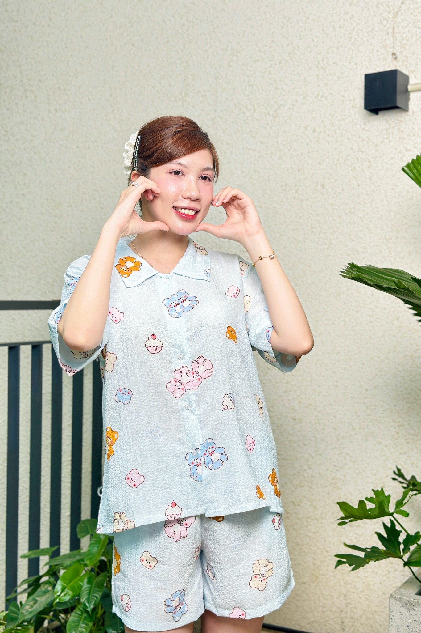 Bộ pyjama ngắn suông ngắn tay in hình gấu