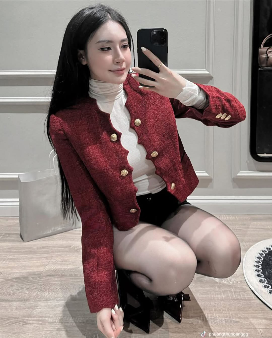 Áo blazer phom rộng tweed đỏ dáng ngắn