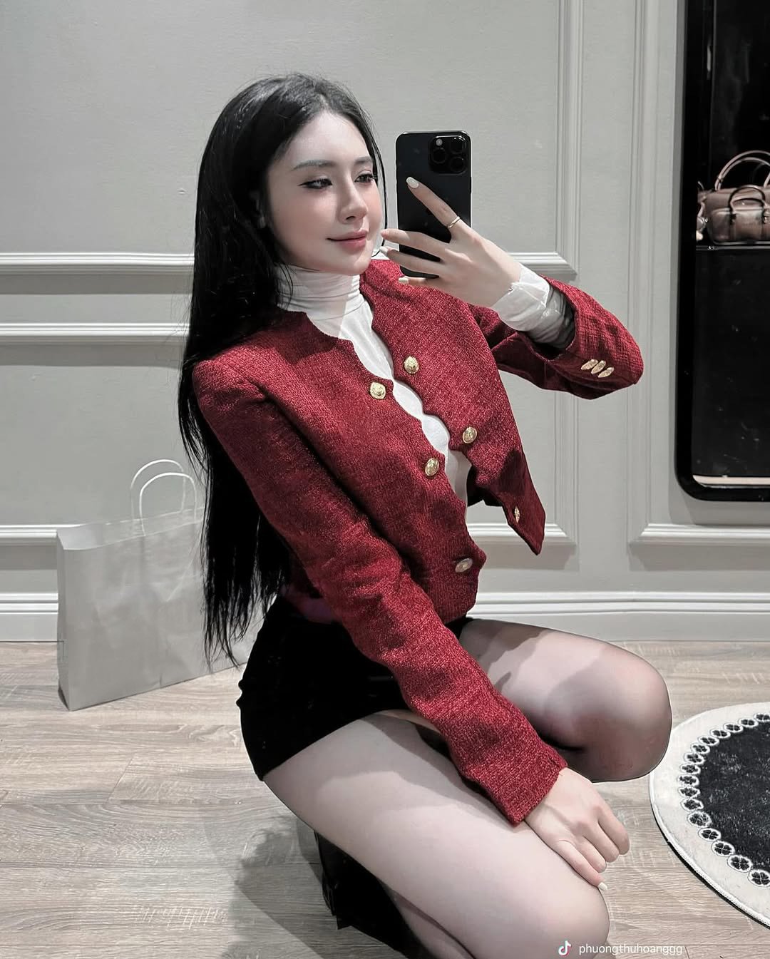 Áo blazer phom rộng tweed đỏ dáng ngắn