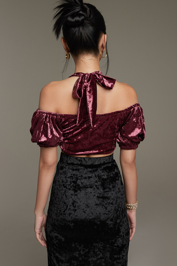 Áo croptop ôm nhung tay phồng phối nơ cột