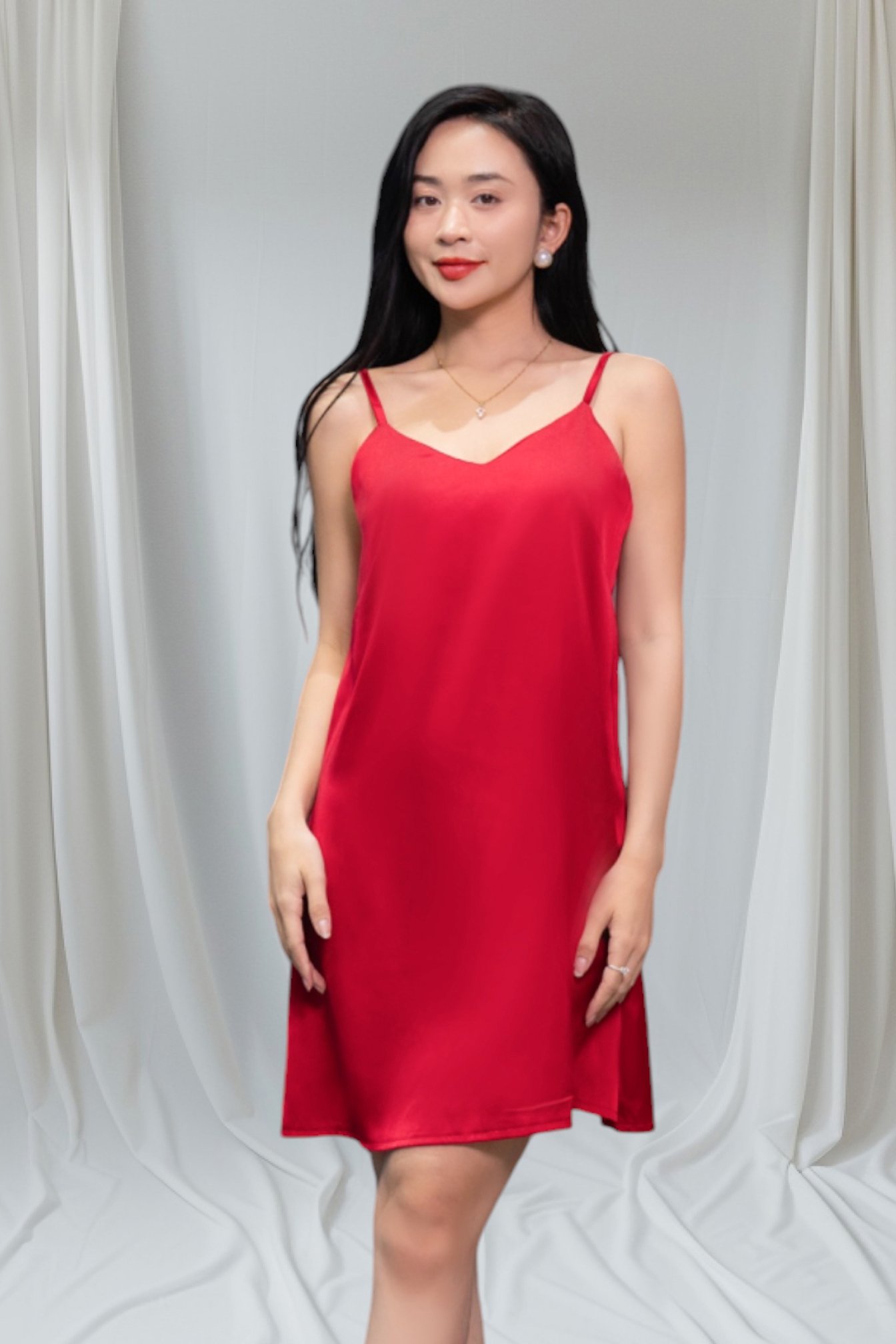 Đầm hai dây lụa dáng mini