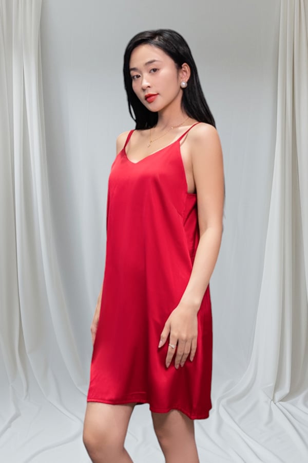 Đầm hai dây lụa dáng mini
