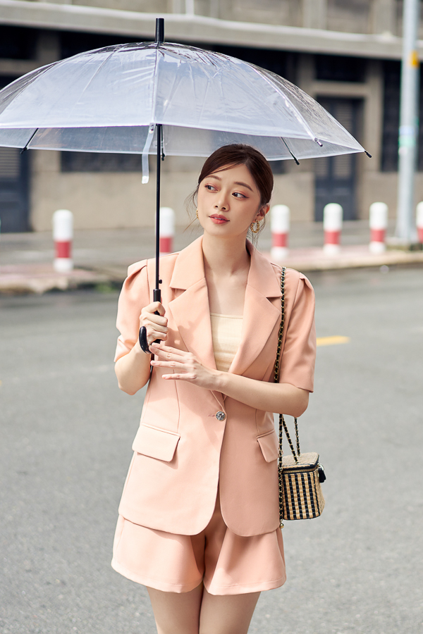 Áo blazer form rộng pho xéo tay phồng ngắn