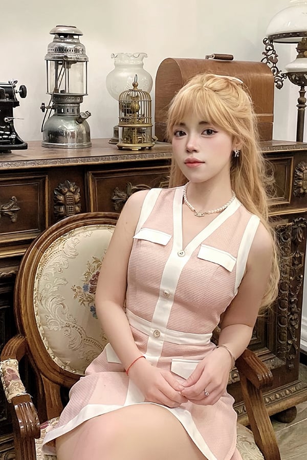 Đầm mini ôm bố phối viền trắng