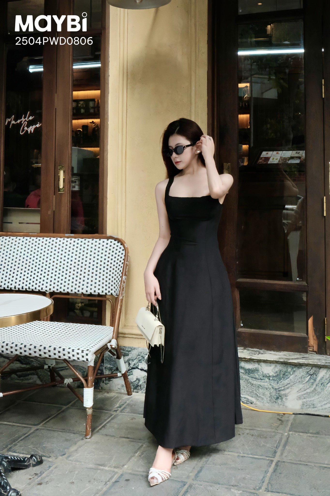 Đầm xòe cổ U dây bản dáng maxi đen