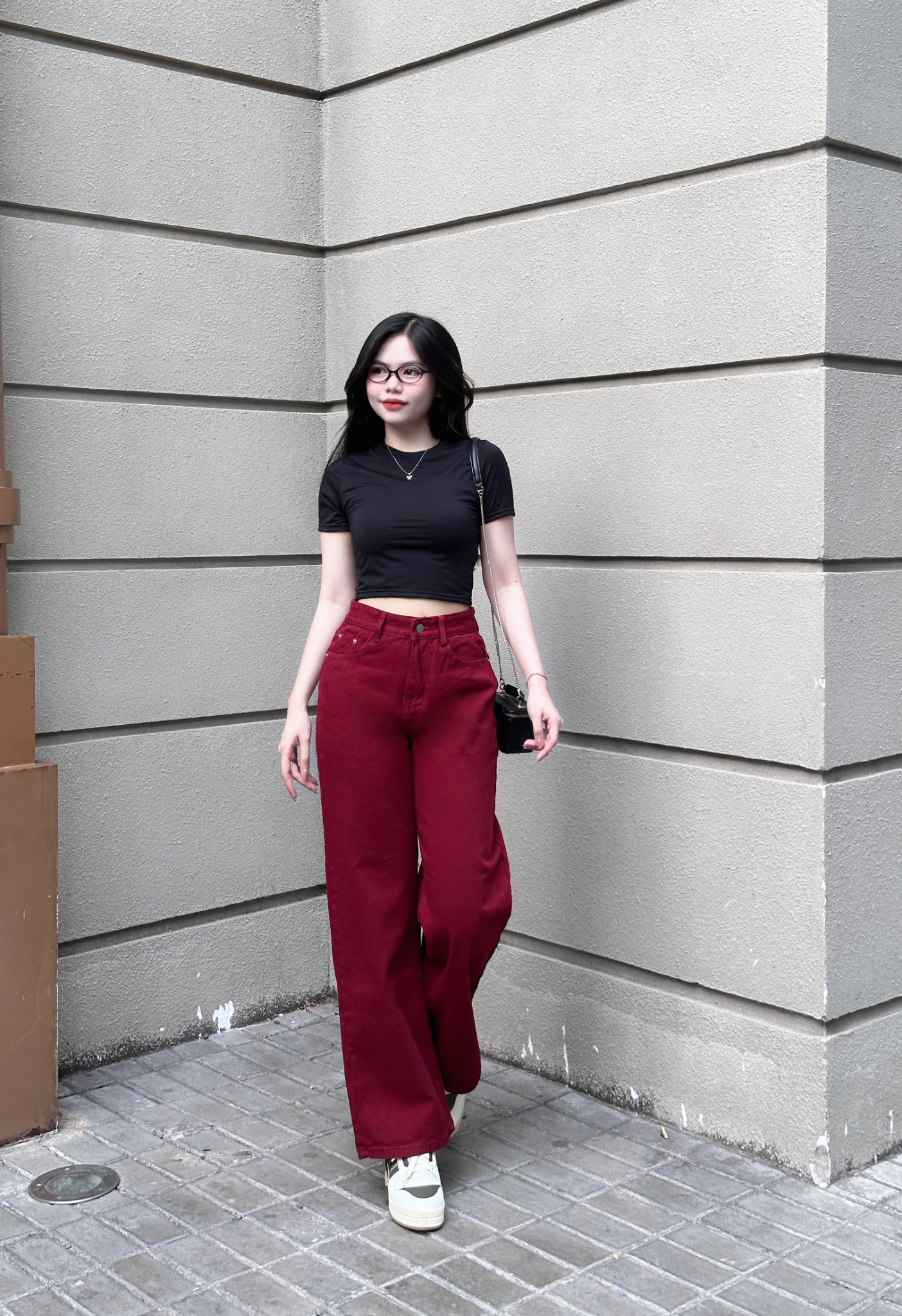 Áo thun ôm crop top tay ngắn đen