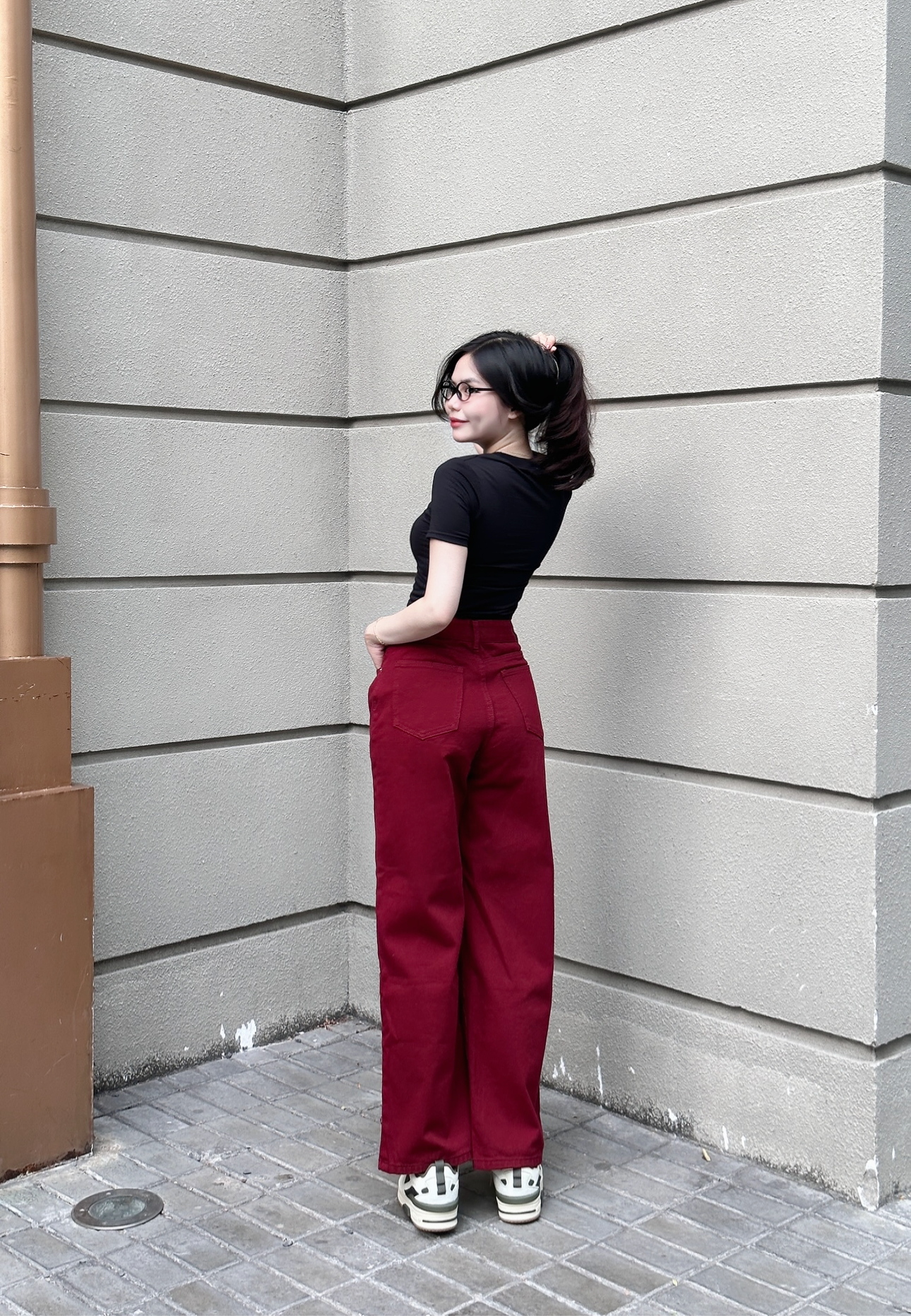 Áo thun ôm crop top tay ngắn đen