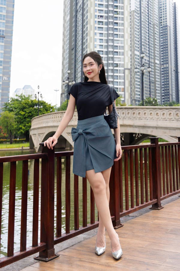 Chân váy mini thắt nơ jean