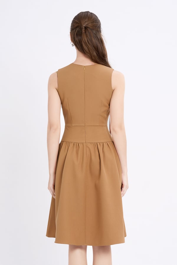 Đầm midi xòe bố len cổ V phối dây trang trí