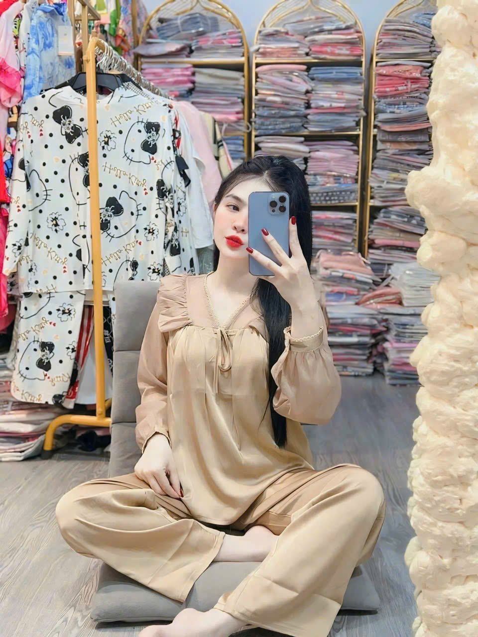 Bộ pijama dài lụa gấm xước cổ phối ren tay dài